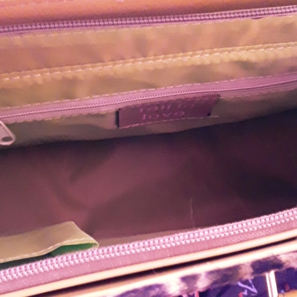 "Fall In Love" Fuzzy Green Cheetah Purse - Picture 4 of 4